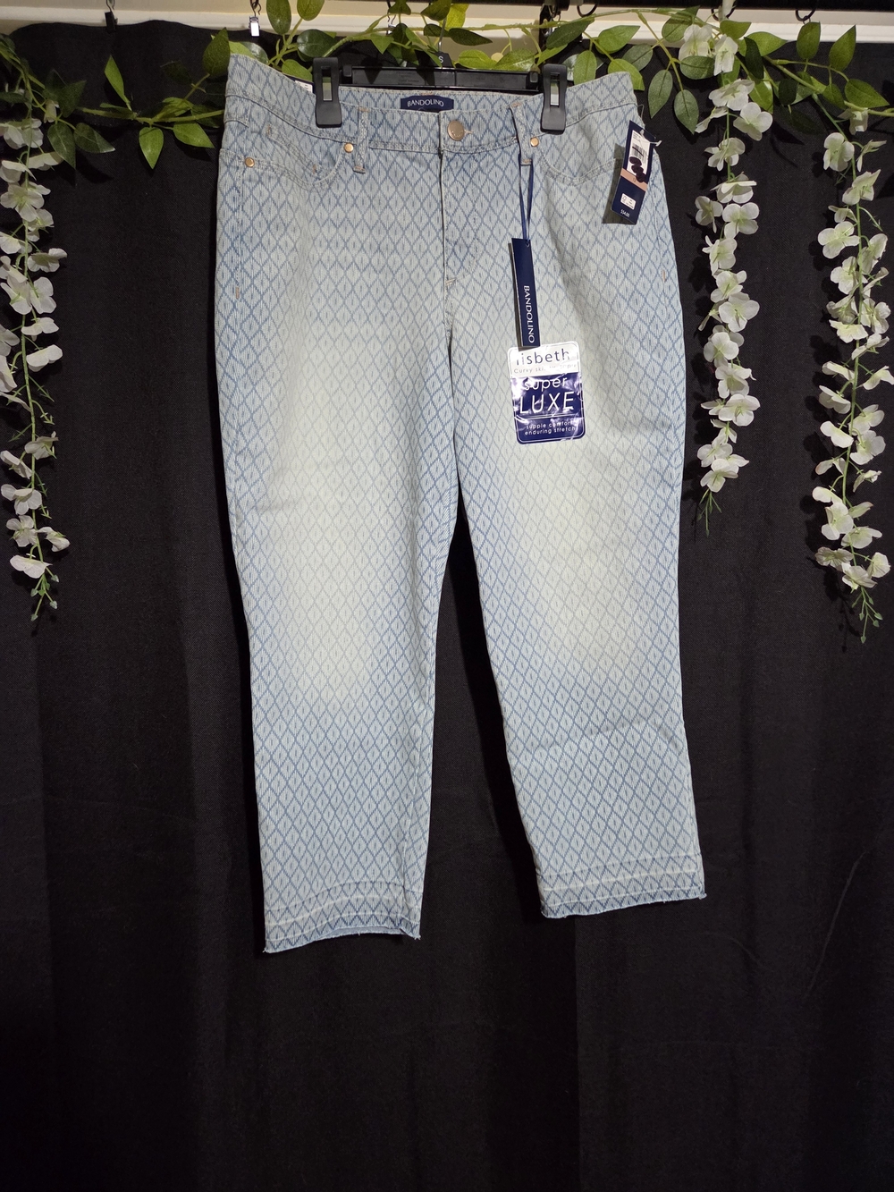 Bandolino Light Blue Diamond-Print Capris